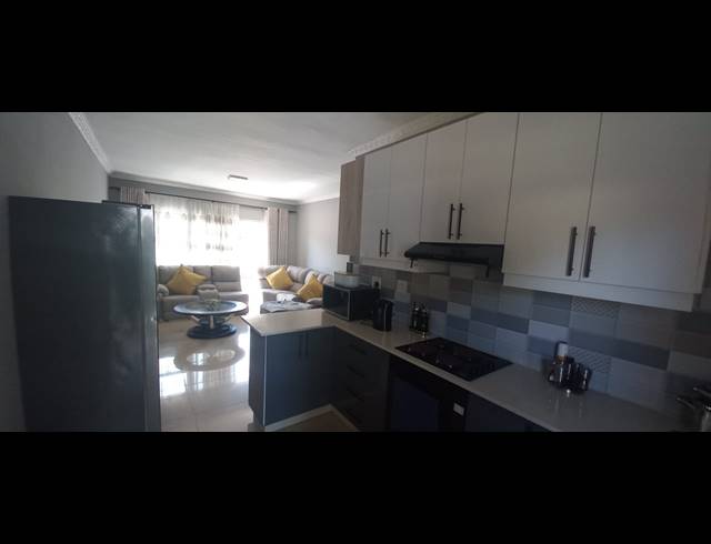 2 BEDROOM FLAT FOR SALE IN MORNINGSIDE